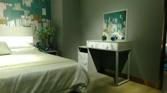 Современный простой мебель из массива дерева для дома/отеля, спальни, комод для макияжа, многофункциональный туалетный столик, роскошный роскошный улучшенный светильник с зеркалом и табуреткой